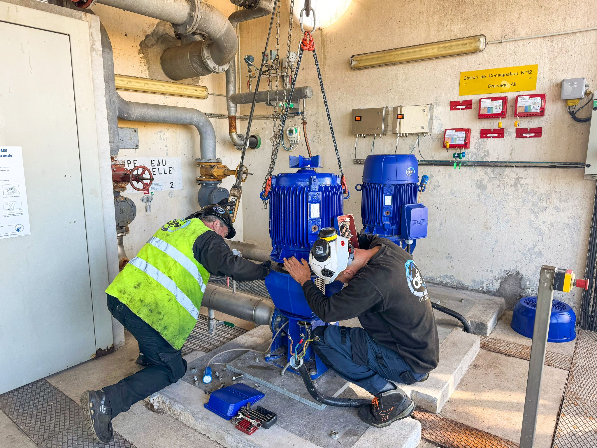 AEP — Pose et installation de moteur sur site